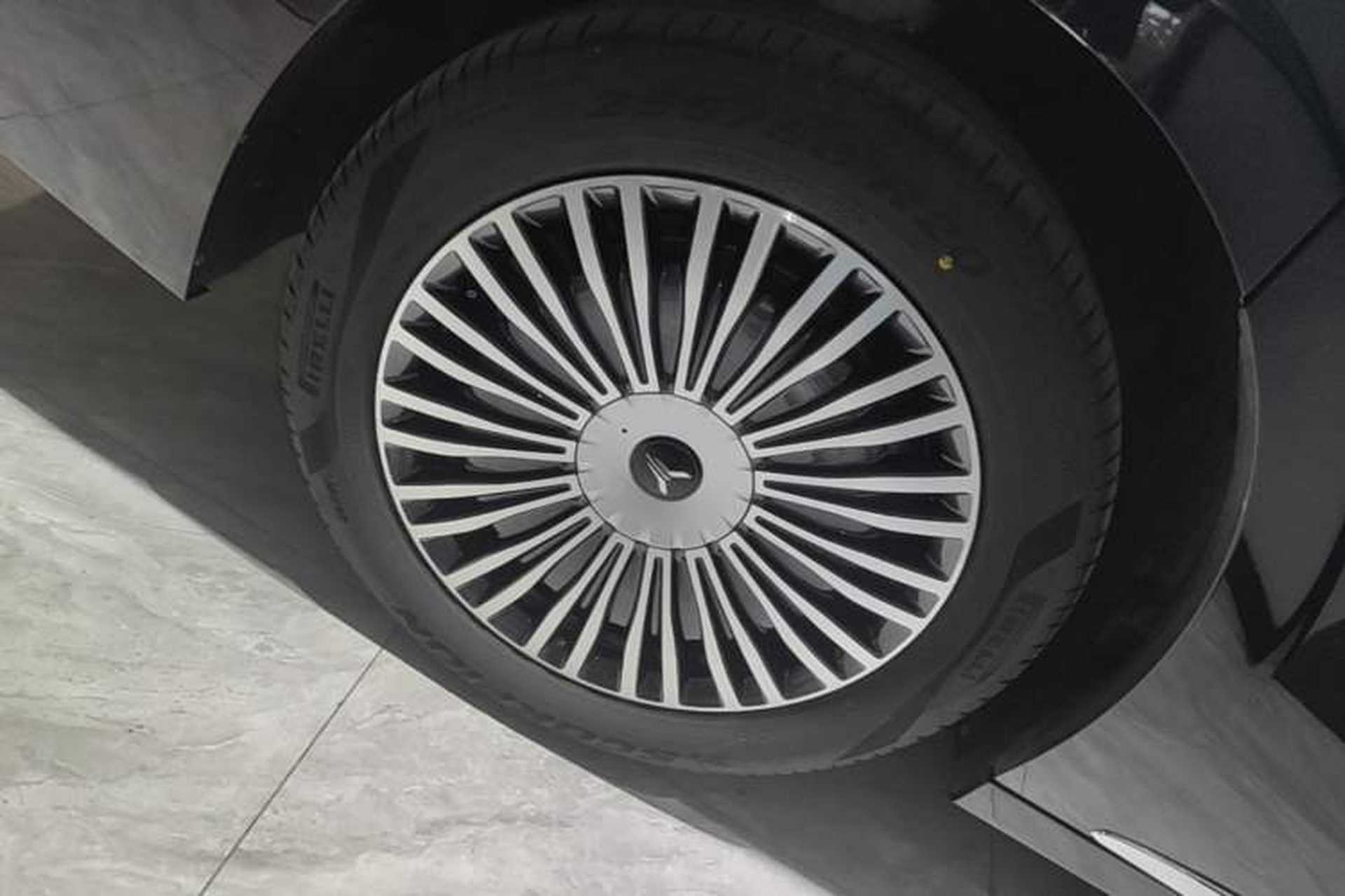 Used VOYAH Dream 2025 PHEV Four-Wheel Drive Excellence Qiankun Edition Right Rear Wheel Hub