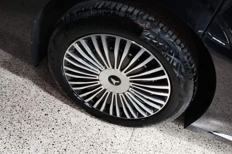 Used VOYAH Dream 2025 PHEV Four-Wheel Drive Prestige Kunpeng Edition Right Rear Wheel Hub