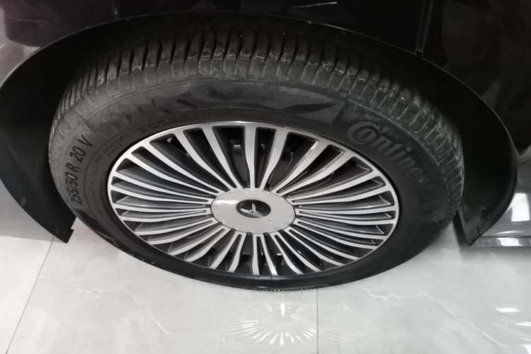 Used VOYAH Dream 2025 PHEV Four-Wheel Drive Prestige Kunpeng Edition Right Rear Wheel Hub