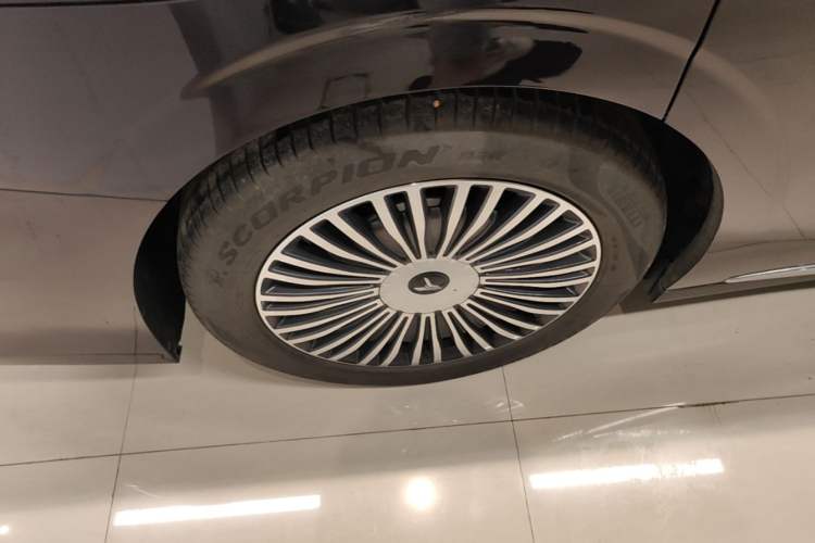 Used VOYAH Dream 2025 PHEV Four-Wheel-Drive Flagship Kunpeng Edition Right Rear Wheel Hub