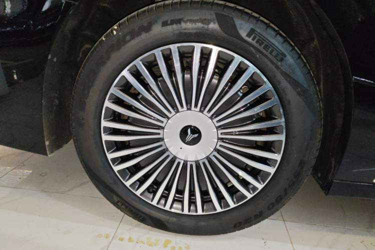 Used VOYAH Dream 2025 PHEV Four-Wheel-Drive Flagship Kunpeng Edition Right Rear Wheel Hub