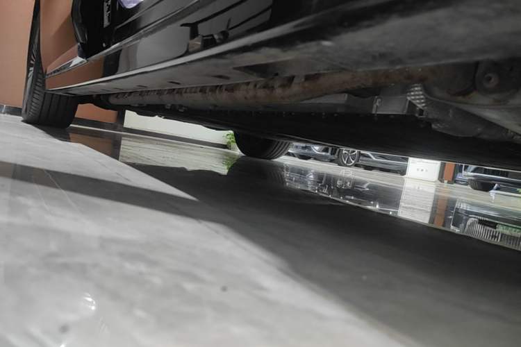Used VOYAH Dream 2025 PHEV Four-Wheel Drive Excellence Qiankun Edition Right Side Sill