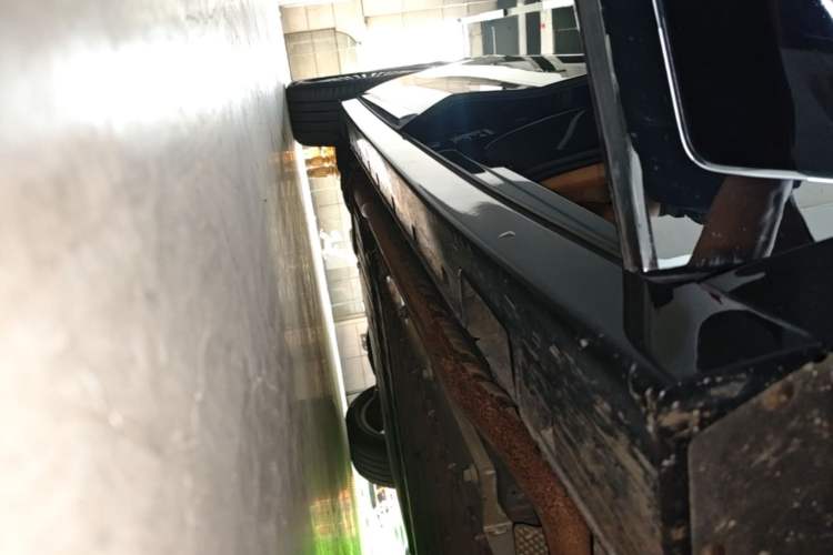 Used VOYAH Dream 2025 PHEV Four-Wheel Drive Prestige Kunpeng Edition Right Side Sill