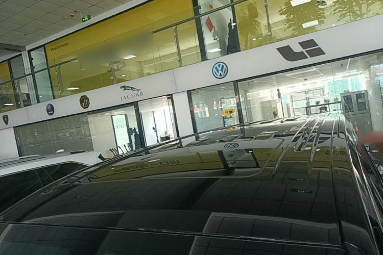 Used VOYAH Dream 2025 PHEV Four-Wheel Drive Prestige Kunpeng Edition Roof