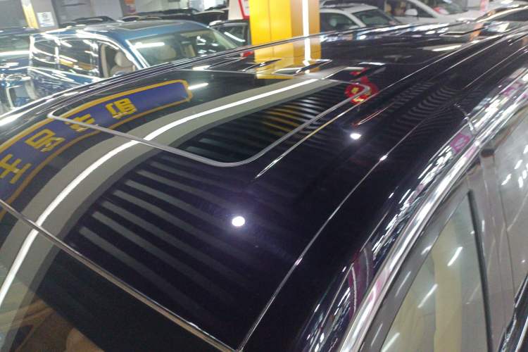 Used VOYAH Dream 2025 PHEV Four-Wheel-Drive Flagship Kunpeng Edition Roof
