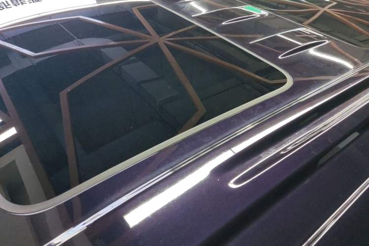 Used VOYAH Dream 2025 PHEV Four-Wheel Drive Prestige Kunpeng Edition Roof