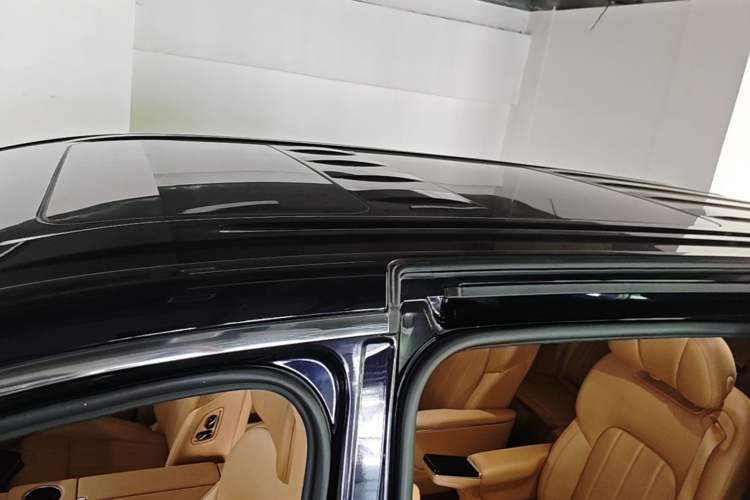 Used VOYAH Dream 2025 PHEV Four-Wheel Drive Prestige Kunpeng Edition Roof