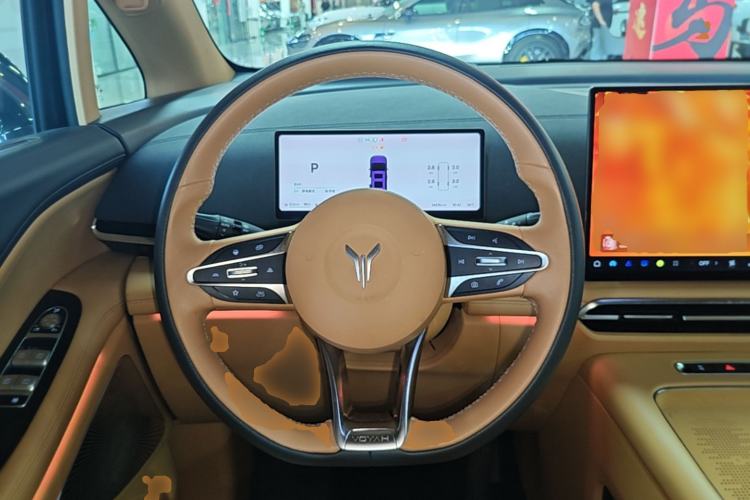 Used VOYAH Dream 2025 PHEV Four-Wheel Drive Prestige Kunpeng Edition Steering Wheel