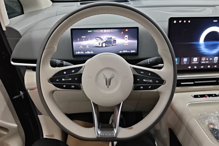 Used VOYAH Dream 2025 PHEV Four-Wheel-Drive Flagship Version – Qiankun Edition Steering Wheel