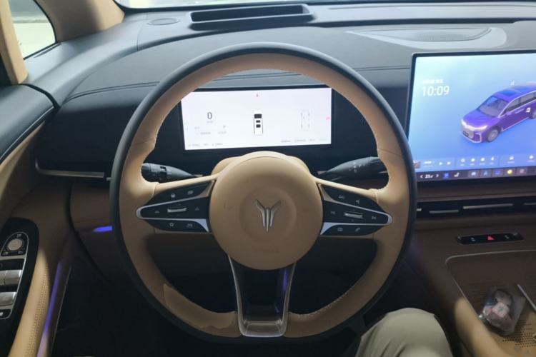 Used VOYAH Dream 2025 PHEV Four-Wheel-Drive Flagship Kunpeng Edition Steering Wheel