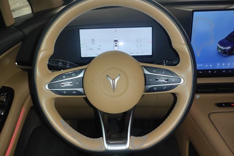 Used VOYAH Dream 2025 PHEV Four-Wheel-Drive Flagship Kunpeng Edition Steering Wheel
