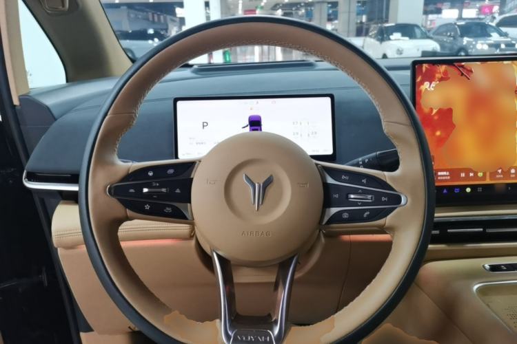 Used VOYAH Dream 2025 PHEV Four-Wheel Drive Prestige Kunpeng Edition Steering Wheel