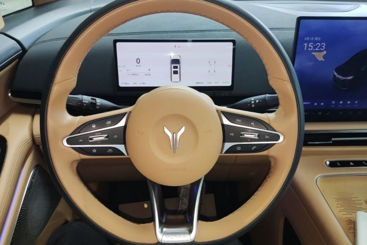 Used VOYAH Dream 2025 PHEV Four-Wheel Drive Prestige Kunpeng Edition Steering Wheel