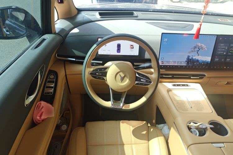 Used VOYAH Dream 2025 PHEV Four-Wheel Drive Prestige Kunpeng Edition Steering Wheel