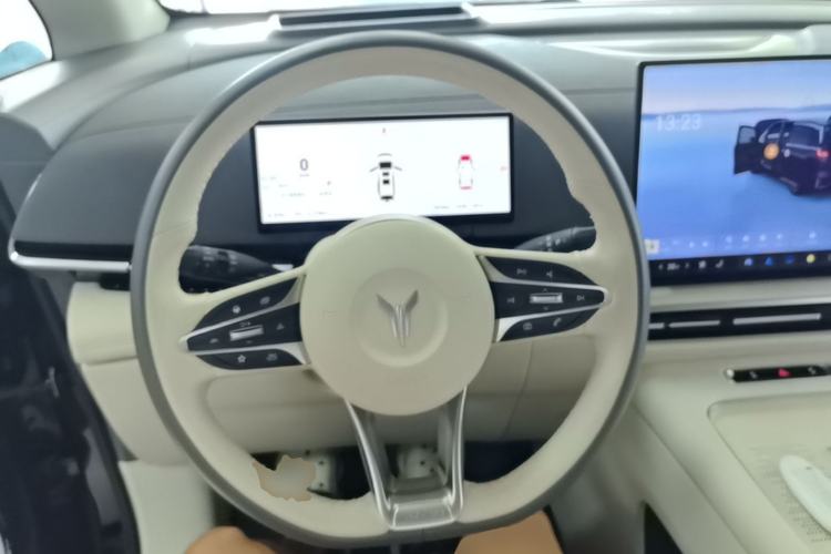 Used VOYAH Dream 2025 PHEV Four-Wheel-Drive Flagship Kunpeng Edition Steering Wheel