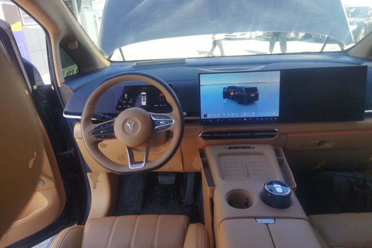Used VOYAH Dream 2025 PHEV Four-Wheel-Drive Flagship Kunpeng Edition Steering Wheel