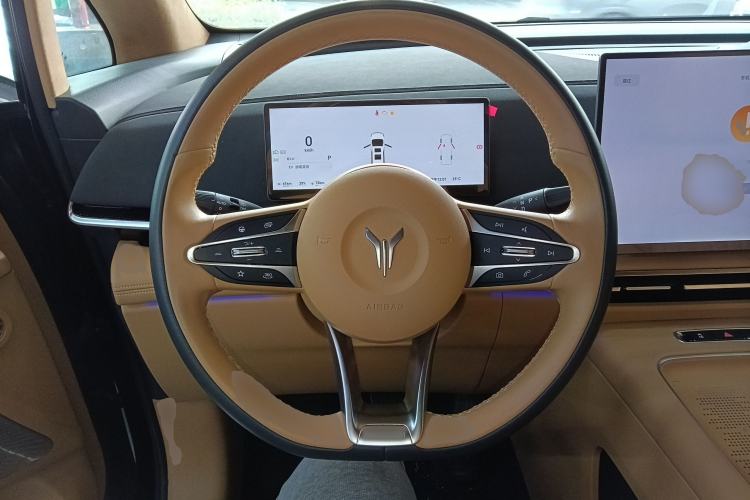 Used VOYAH Dream 2025 PHEV Four-Wheel-Drive Flagship Kunpeng Edition Steering Wheel