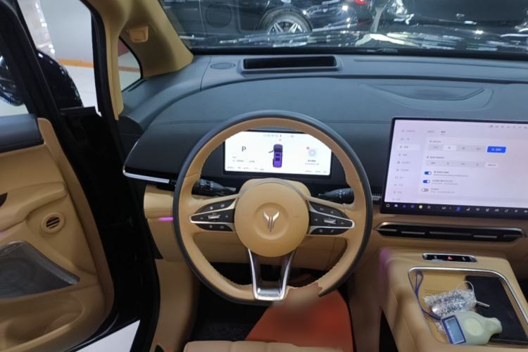 Used VOYAH Dream 2025 PHEV Four-Wheel Drive Prestige Kunpeng Edition Steering Wheel