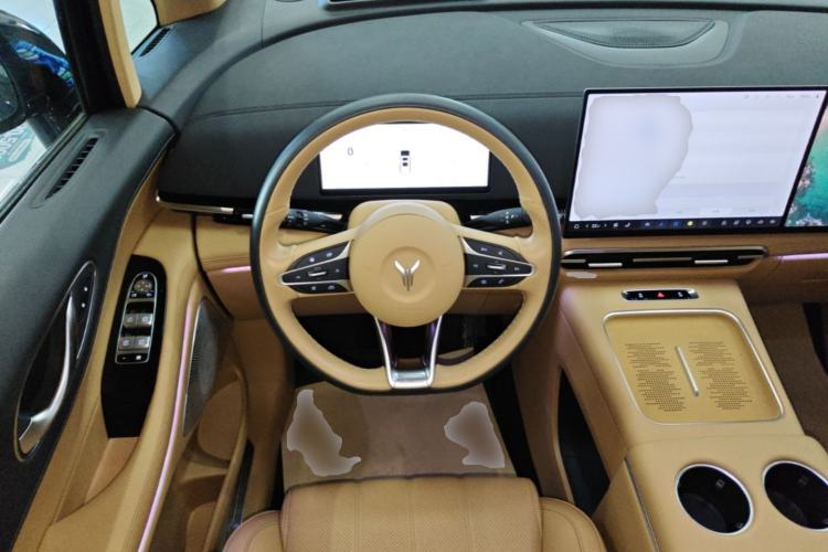 Used VOYAH Dream 2025 PHEV Four-Wheel-Drive Flagship Kunpeng Edition Steering Wheel