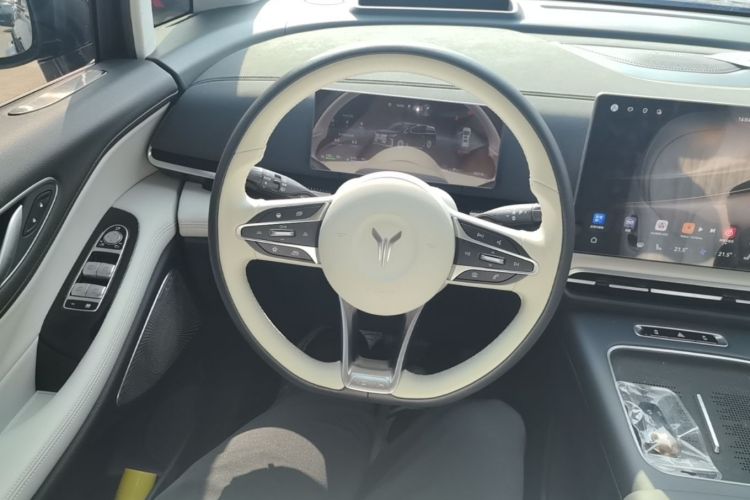 Used VOYAH Dream 2025 PHEV Four-Wheel-Drive Flagship Version – Qiankun Edition Steering Wheel
