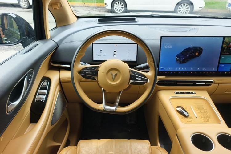 Used VOYAH Dream 2025 PHEV Four-Wheel-Drive Flagship Kunpeng Edition Steering Wheel