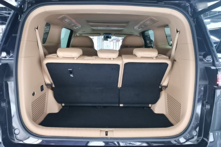Used VOYAH Dream 2025 PHEV Four-Wheel Drive Prestige Kunpeng Edition Trunk