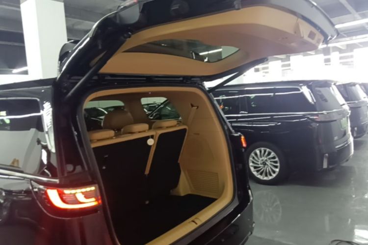 Used VOYAH Dream 2025 PHEV Four-Wheel Drive Prestige Kunpeng Edition Trunk