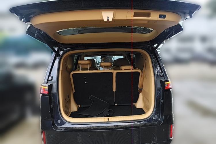 Used VOYAH Dream 2025 PHEV Four-Wheel-Drive Flagship Kunpeng Edition Trunk