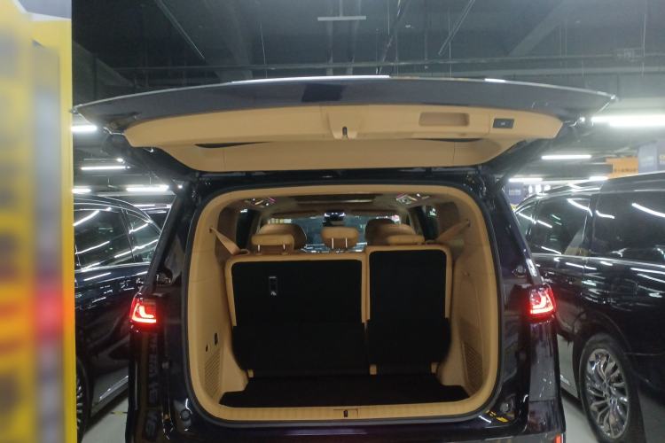Used VOYAH Dream 2025 PHEV Four-Wheel-Drive Flagship Kunpeng Edition Trunk