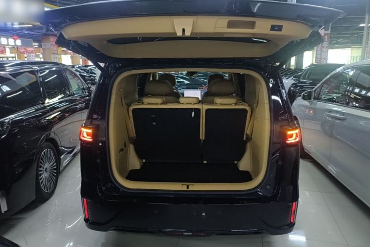 Used VOYAH Dream 2025 PHEV Four-Wheel Drive Prestige Kunpeng Edition Trunk