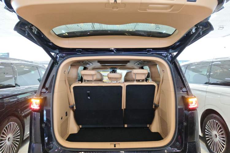 Used VOYAH Dream 2025 PHEV Four-Wheel-Drive Flagship Kunpeng Edition Trunk