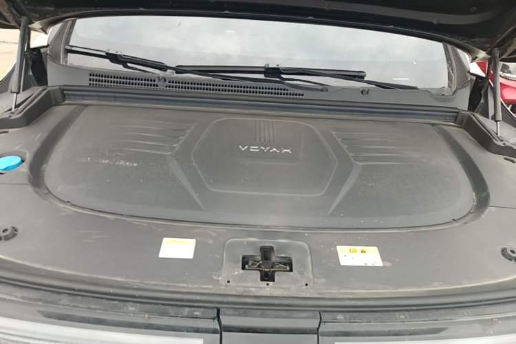 Used VOYAH Dream 2025 PHEV Four-Wheel Drive Prestige Kunpeng Edition Engine Bay