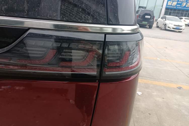 Used VOYAH Dream 2025 PHEV Four-Wheel Drive Prestige Kunpeng Edition Exterior 3