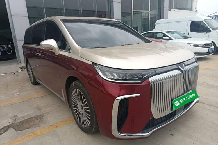 Used VOYAH Dream 2025 PHEV Four-Wheel Drive Prestige Kunpeng Edition Front Right 45 Deg