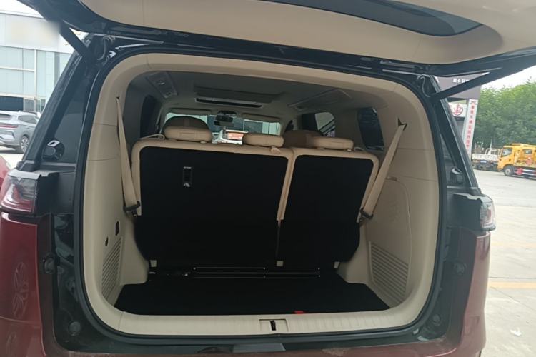 Used VOYAH Dream 2025 PHEV Four-Wheel Drive Prestige Kunpeng Edition Trunk