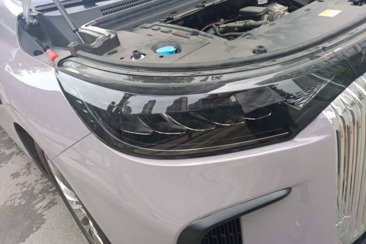 Used VOYAH Dream 2025 PHEV Four-Wheel-Drive Flagship Version – Qiankun Edition Right Front Headlight
