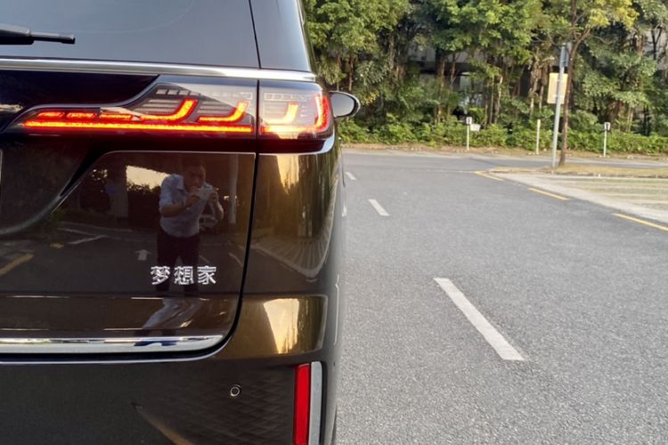 Used VOYAH Dream 2025 PHEV Four-Wheel-Drive Flagship Version – Qiankun Edition Exterior 7