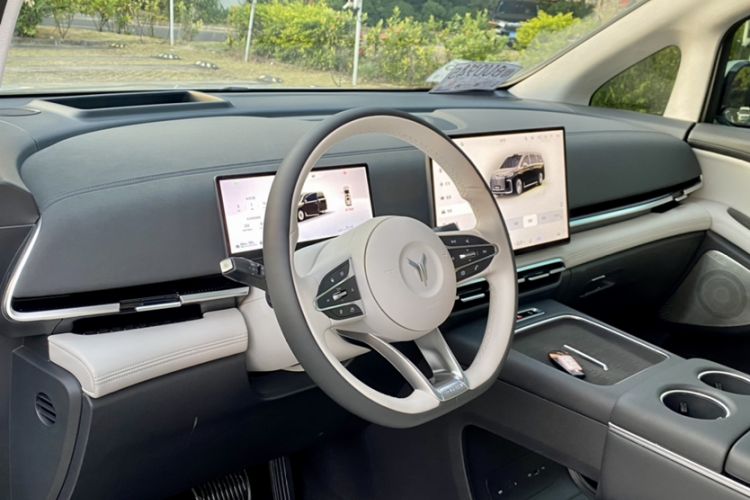 Used VOYAH Dream 2025 PHEV Four-Wheel-Drive Flagship Version – Qiankun Edition Interior 2