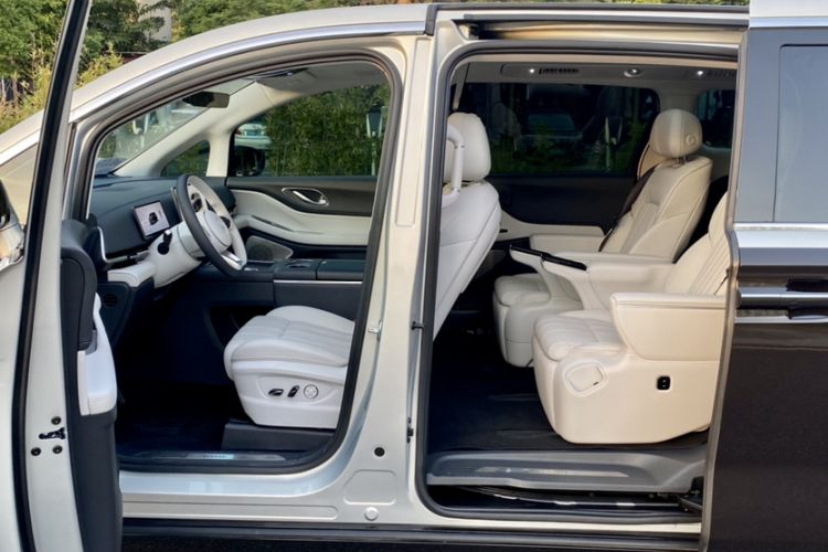 Used VOYAH Dream 2025 PHEV Four-Wheel-Drive Flagship Version – Qiankun Edition Interior 3
