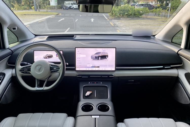Used VOYAH Dream 2025 PHEV Four-Wheel-Drive Flagship Version – Qiankun Edition Interior 5