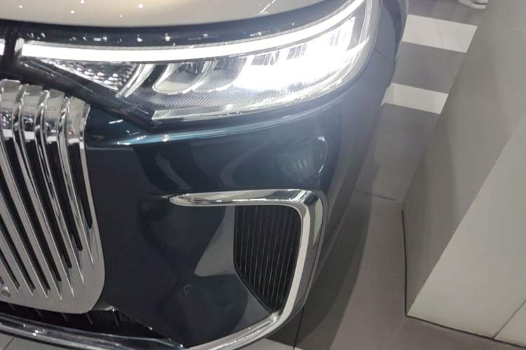 Used VOYAH Dream 2025 EV Four-Wheel-Drive Flagship Qiankun Version Left Front Headlight