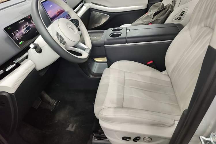 Used VOYAH Dream 2025 EV Four-Wheel-Drive Flagship Qiankun Version Left Front Seat