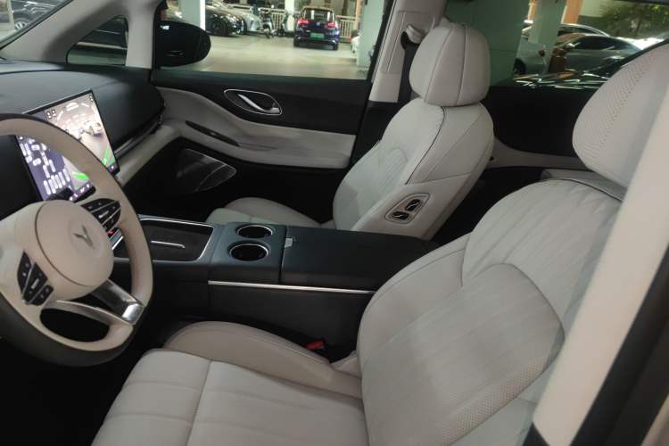 Used VOYAH Dream 2025 PHEV Four-Wheel-Drive Flagship Version – Qiankun Edition Left Front Seat