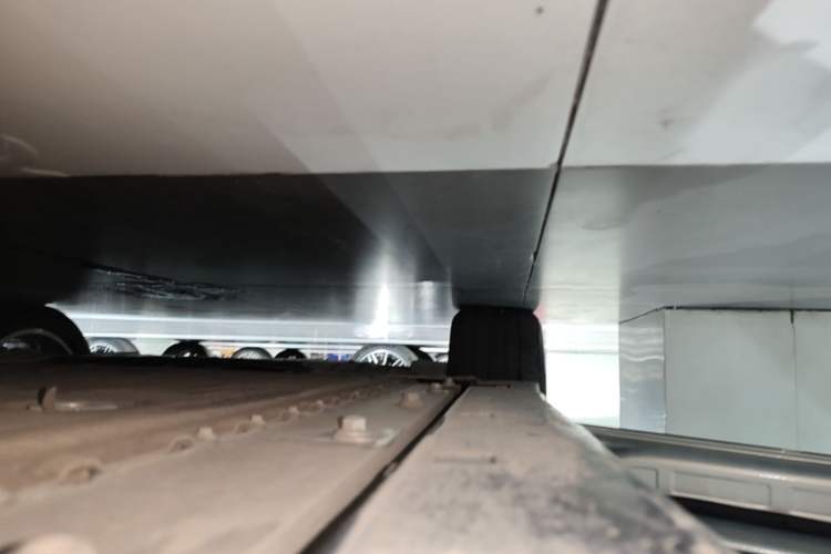 Used VOYAH Dream 2025 EV Four-Wheel-Drive Flagship Qiankun Version Left Side Sill