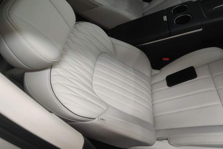 Used VOYAH Dream 2025 PHEV Four-Wheel-Drive Flagship Version – Qiankun Edition Right Front Seat