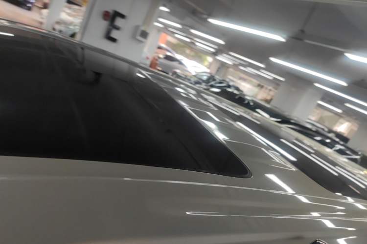 Used VOYAH Dream 2025 PHEV Four-Wheel-Drive Flagship Version – Qiankun Edition Roof