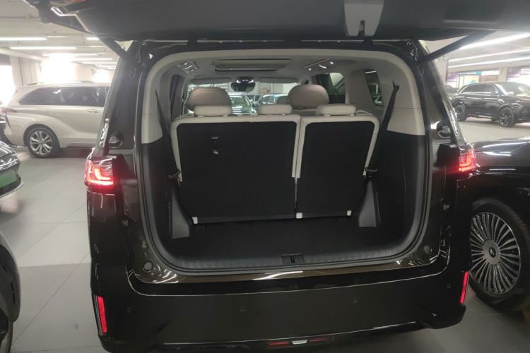 Used VOYAH Dream 2025 PHEV Four-Wheel-Drive Flagship Version – Qiankun Edition Trunk