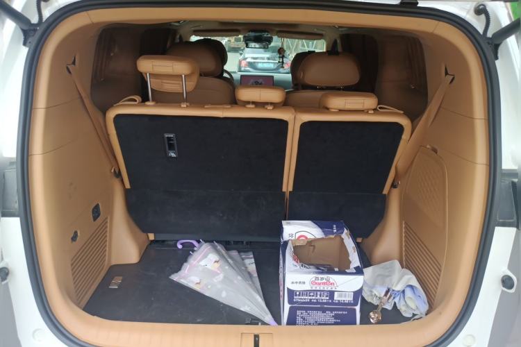 Used VOYAH Dream 2025 PHEV Four-Wheel-Drive Flagship Version – Qiankun Edition Trunk