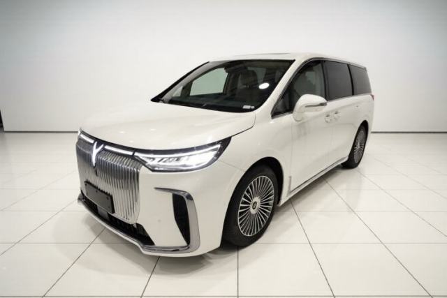 Used VOYAH Dream 2025 PHEV Four-Wheel Drive Prestige Kunpeng Edition