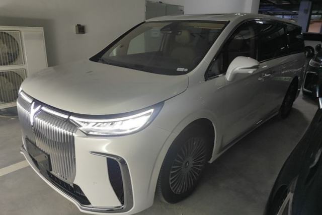 Used VOYAH Dream 2025 PHEV Four-Wheel Drive Prestige Kunpeng Edition